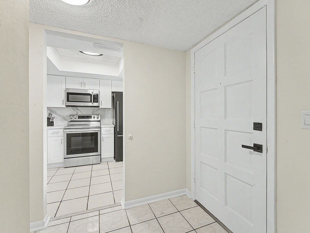 6314 Newtown Cir - Photo 2 of 9