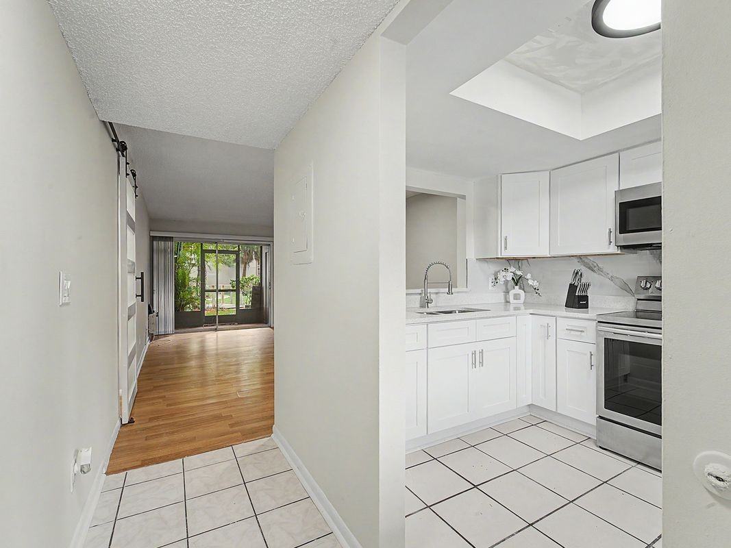6314 Newtown Cir - Photo 3 of 9