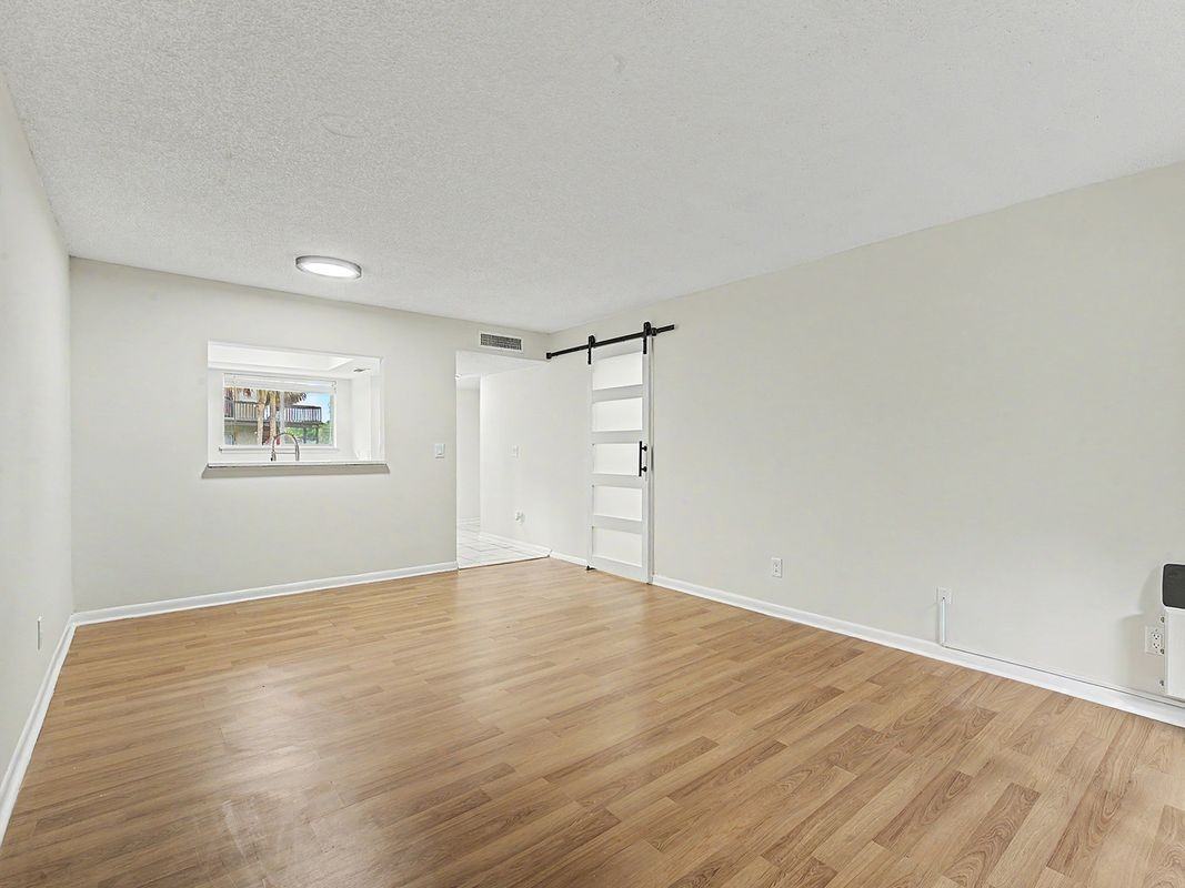 6314 Newtown Cir - Photo 4 of 9