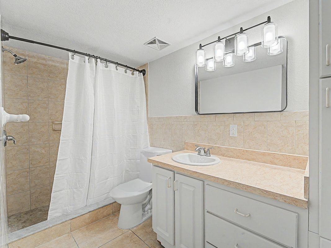 6314 Newtown Cir - Photo 6 of 9