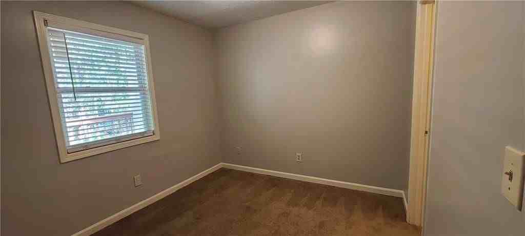 966 Amberly Dr ##B - Photo 6 of 17