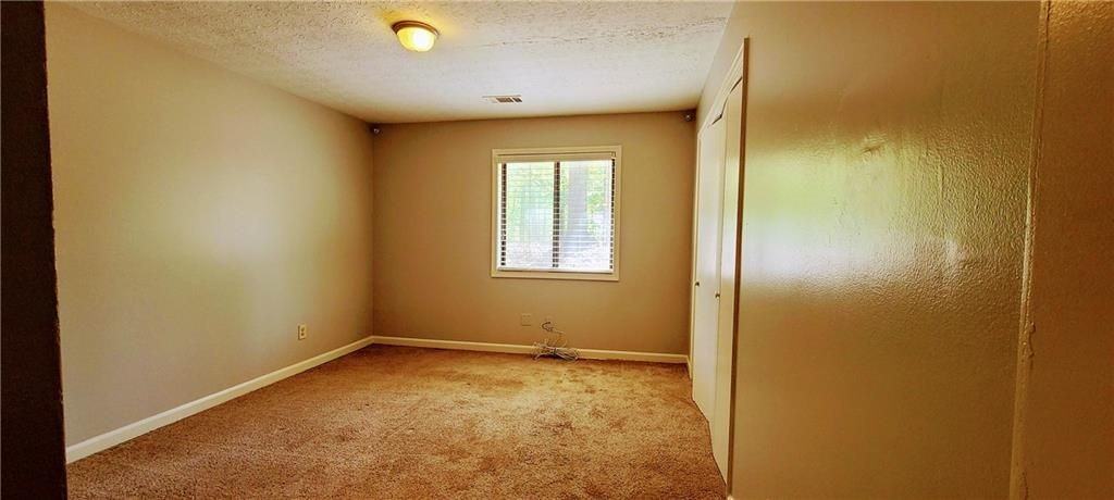 966 Amberly Dr ##B - Photo 7 of 17