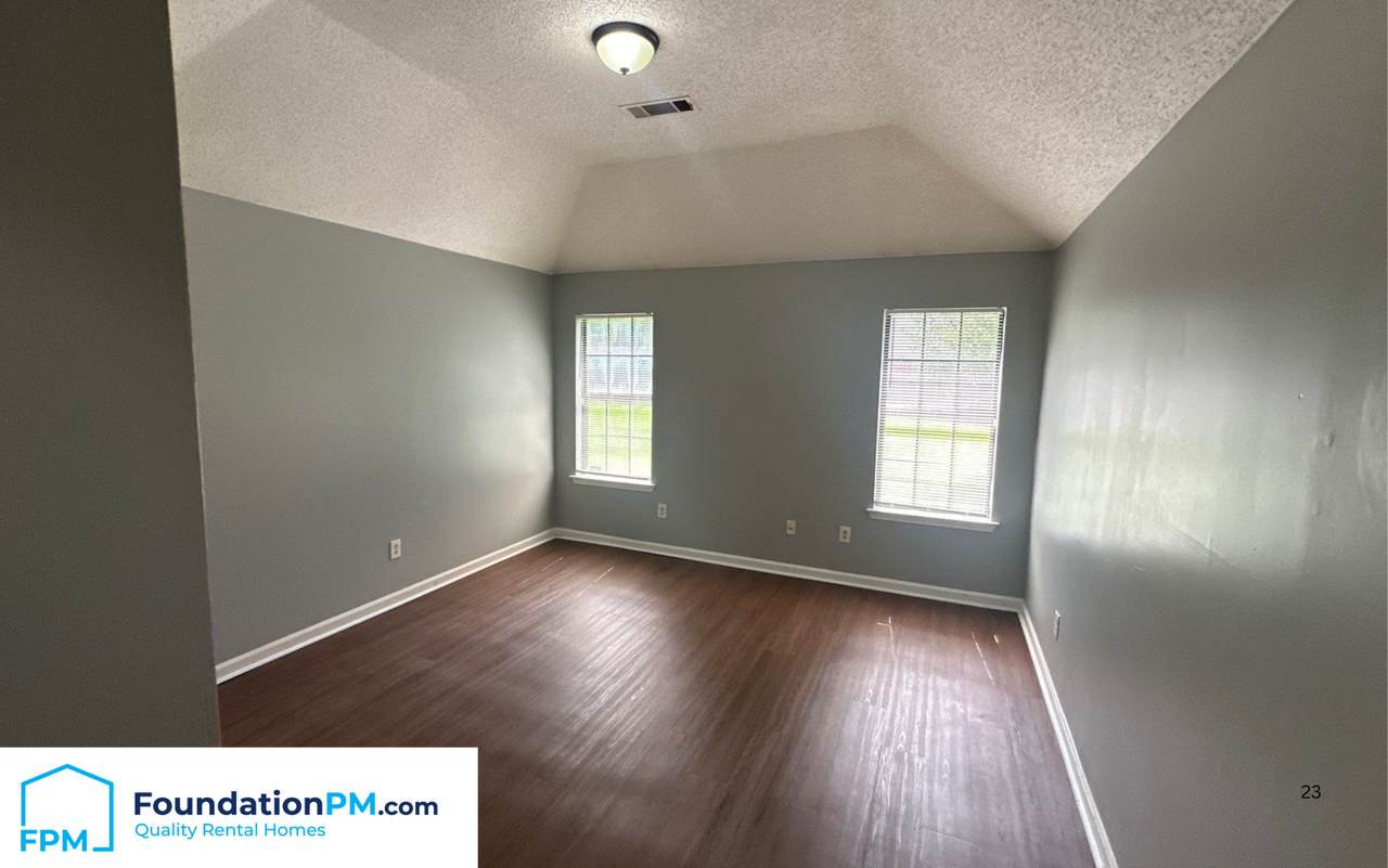 2632 Harvard Avenue - Photo 4 of 7