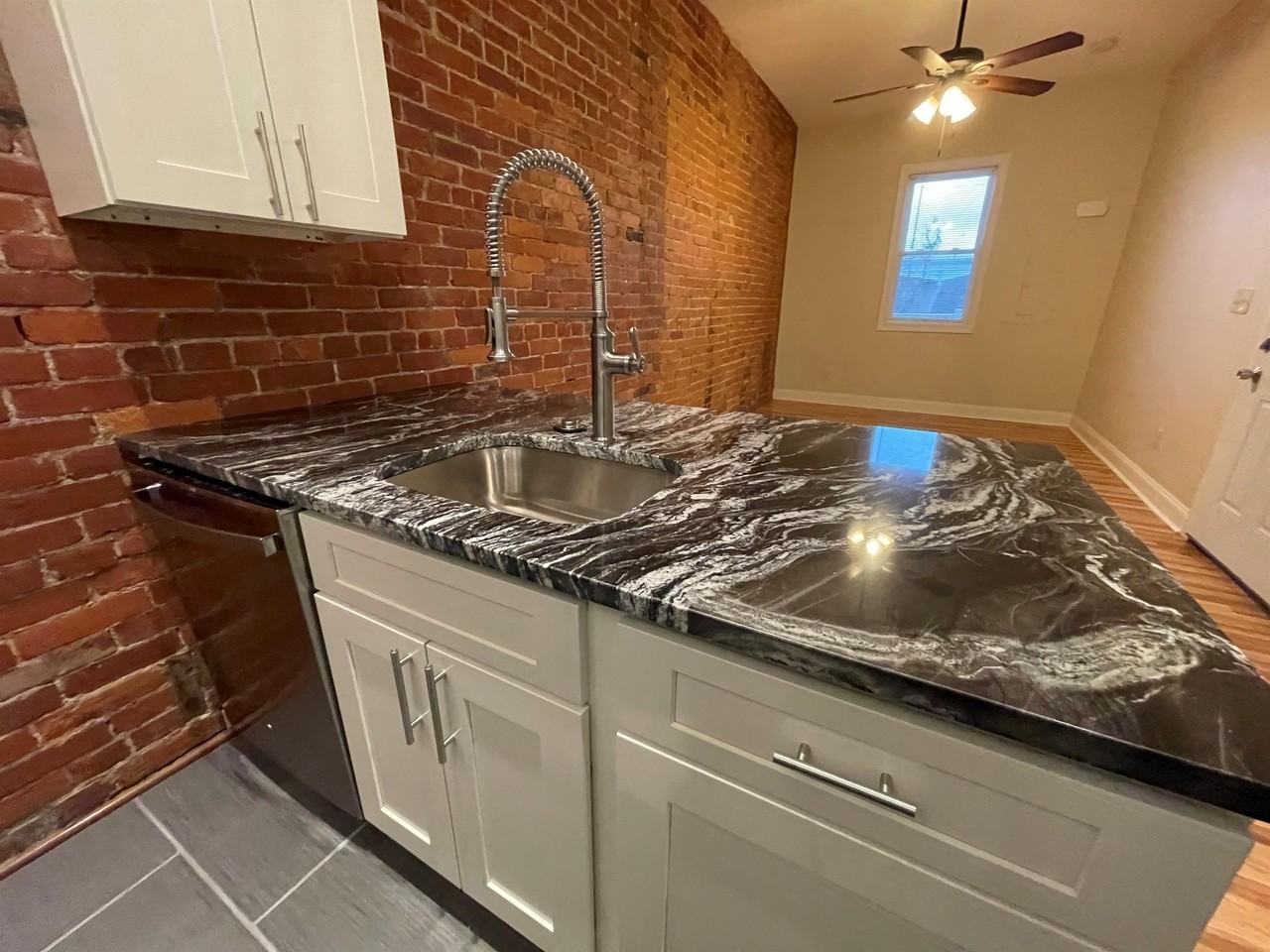 Liberty 4028 - Photo 3 of 50
