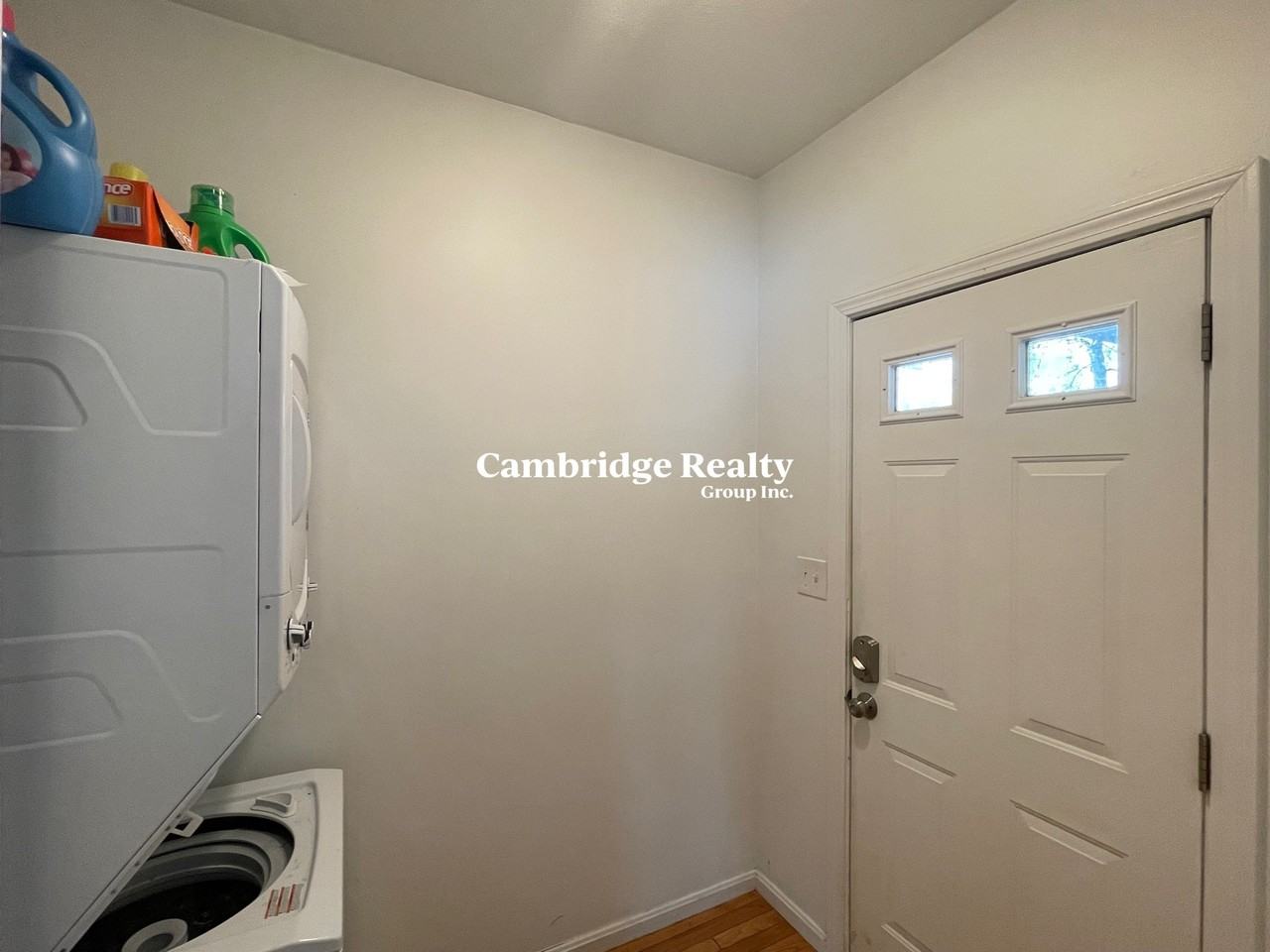 48 Derby St #1T - Photo 2 of 11