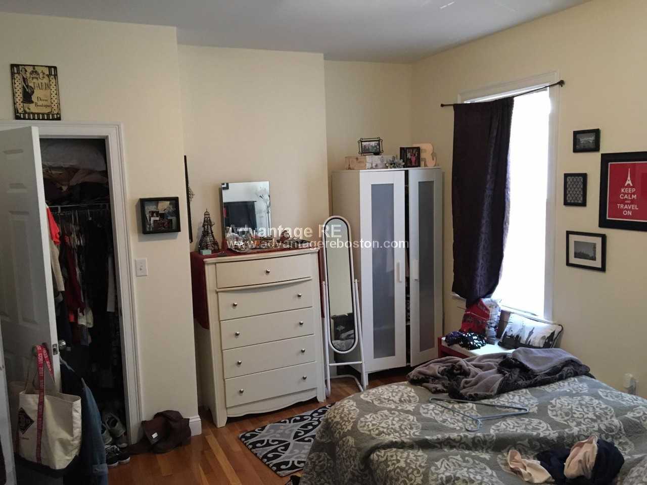 109 5th St - Photo 5 of 8