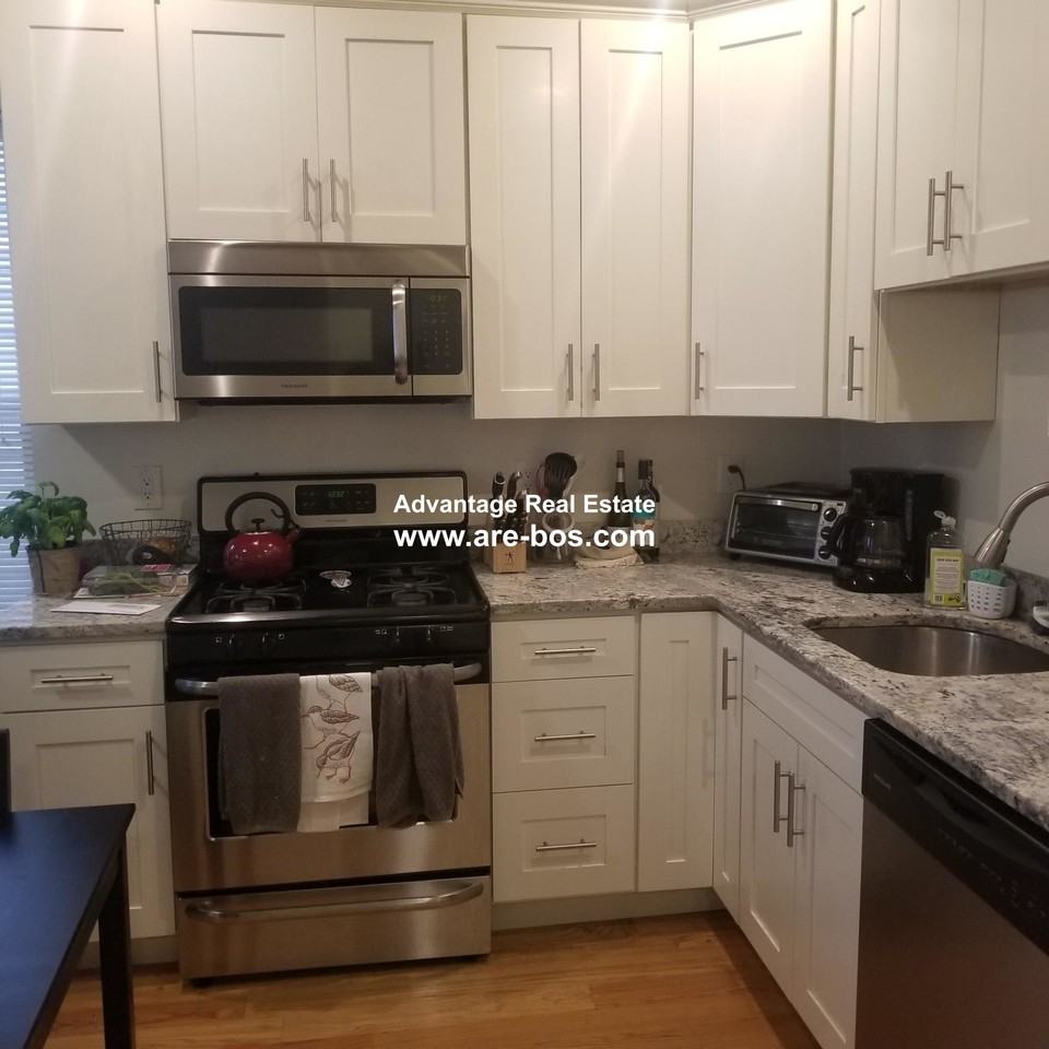 121 Webster Ave #1 - Photo 2 of 18