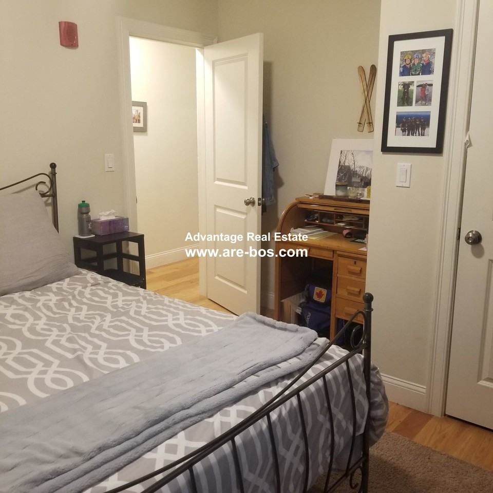 121 Webster Ave #1 - Photo 7 of 18