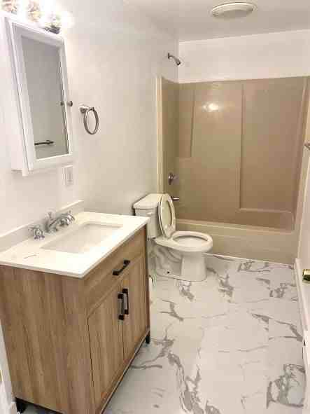 504 Main Street-Beehive 2 - Photo 2 of 5