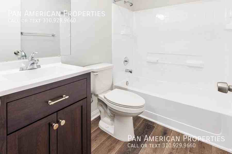 La Vista Apartments - Photo 6 of 14