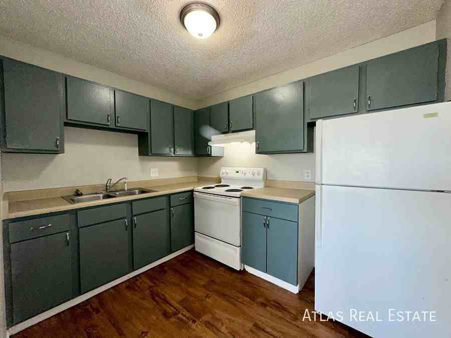 312 W Alabama Avenue - Photo 7 of 28