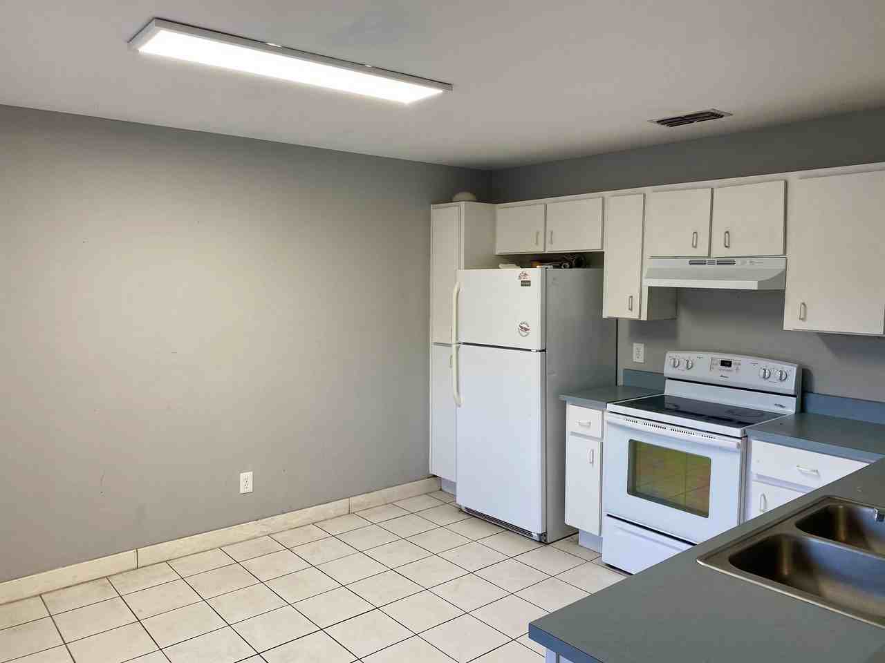 491 10th St - Photo 5 of 14