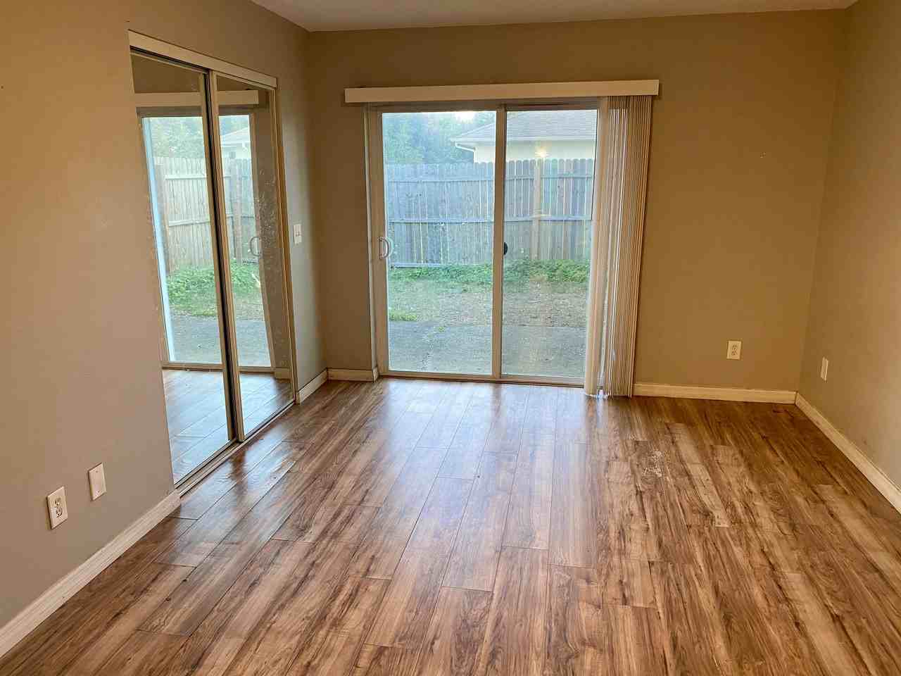491 10th St - Photo 7 of 14