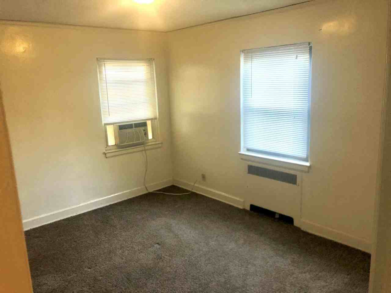 1421 SE 2nd St. - Photo 6 of 7