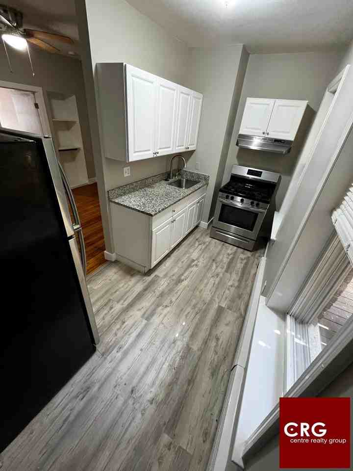 75 Division St #1B