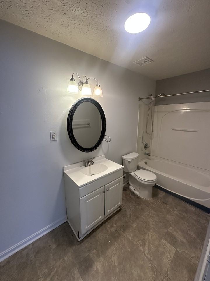 2500 Lindsay A - Photo 3 of 4