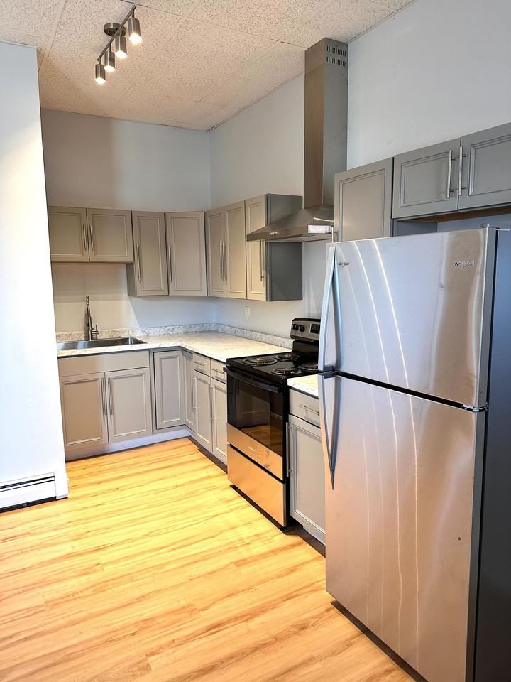 310-312 Union Street - Photo 4 of 50
