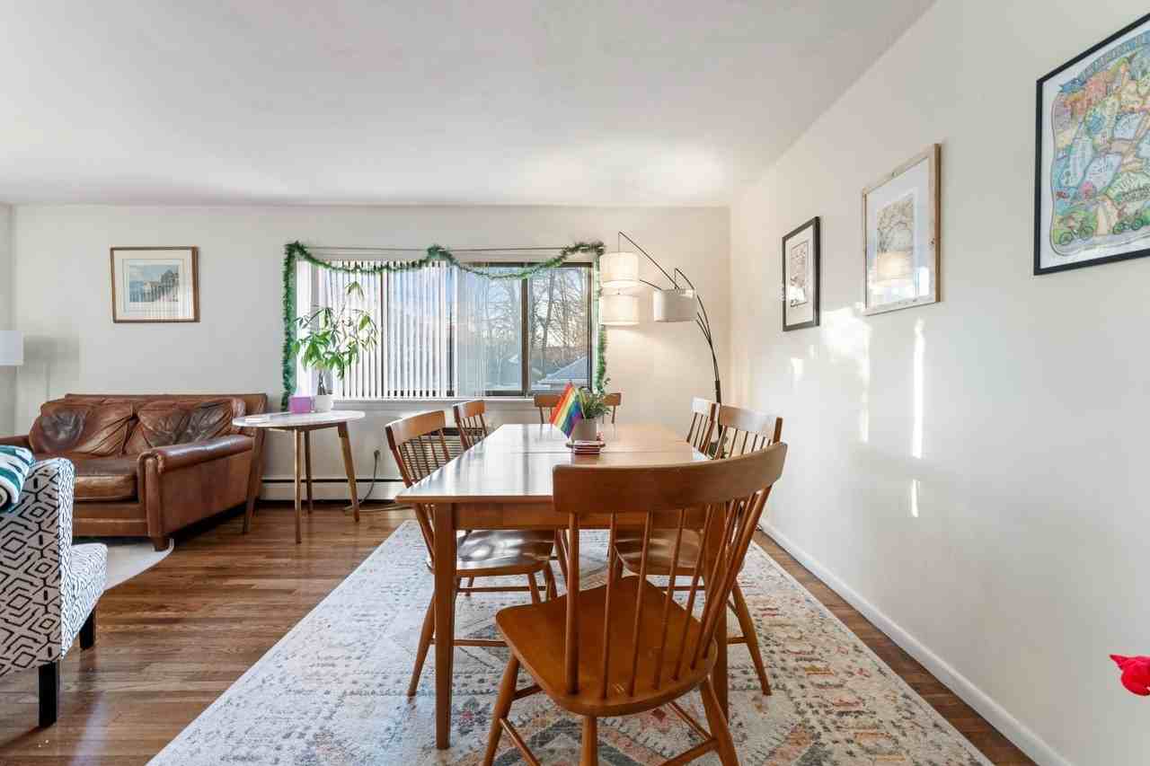 425 S Huntington Ave #6 - Photo 3 of 17