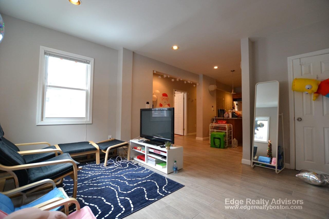 115 Glenville Ave #1 - Photo 2 of 9