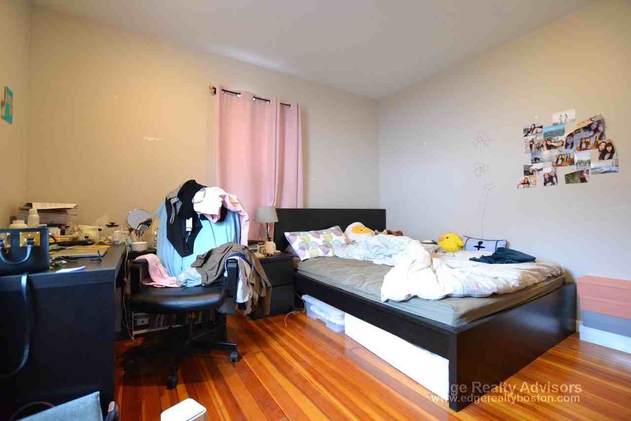 115 Glenville Ave #1 - Photo 3 of 9