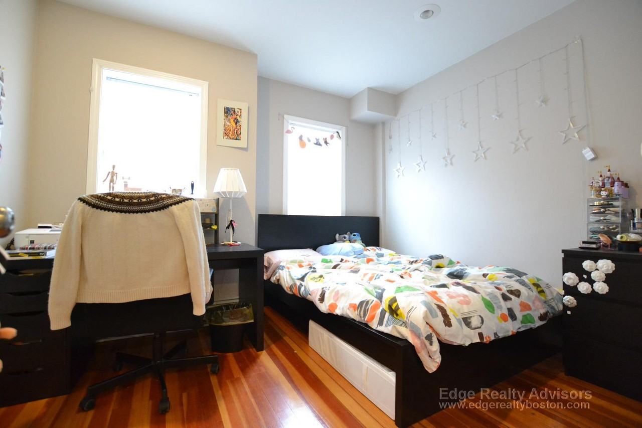 115 Glenville Ave #1 - Photo 5 of 9