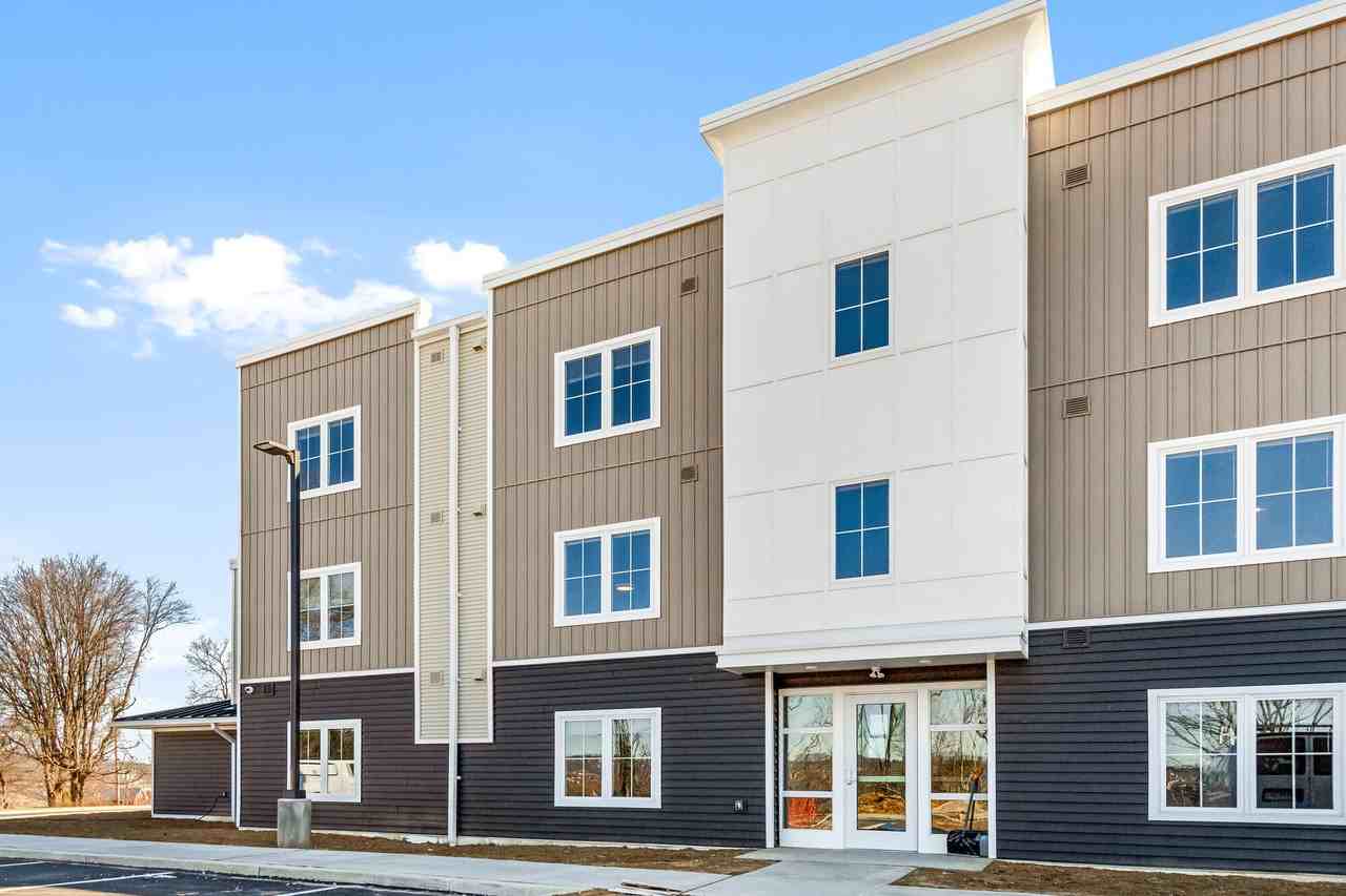 Stone Ridge Commons - Photo 3 of 12