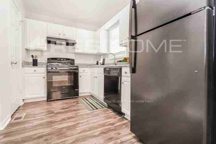 317 River Trace Dr - Photo 2 of 17
