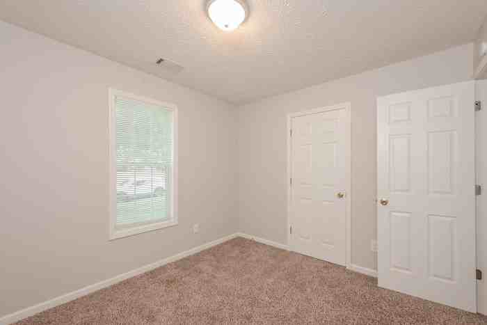 350 Mary Alice Dr - Photo 5 of 17