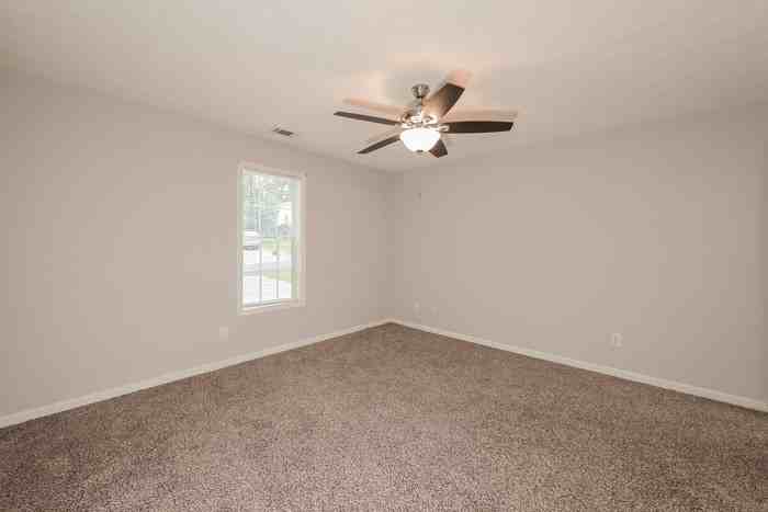 350 Mary Alice Dr - Photo 7 of 17
