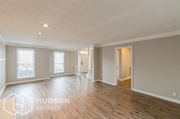 7509 Rolling River Pkwy - Photo 4 of 17