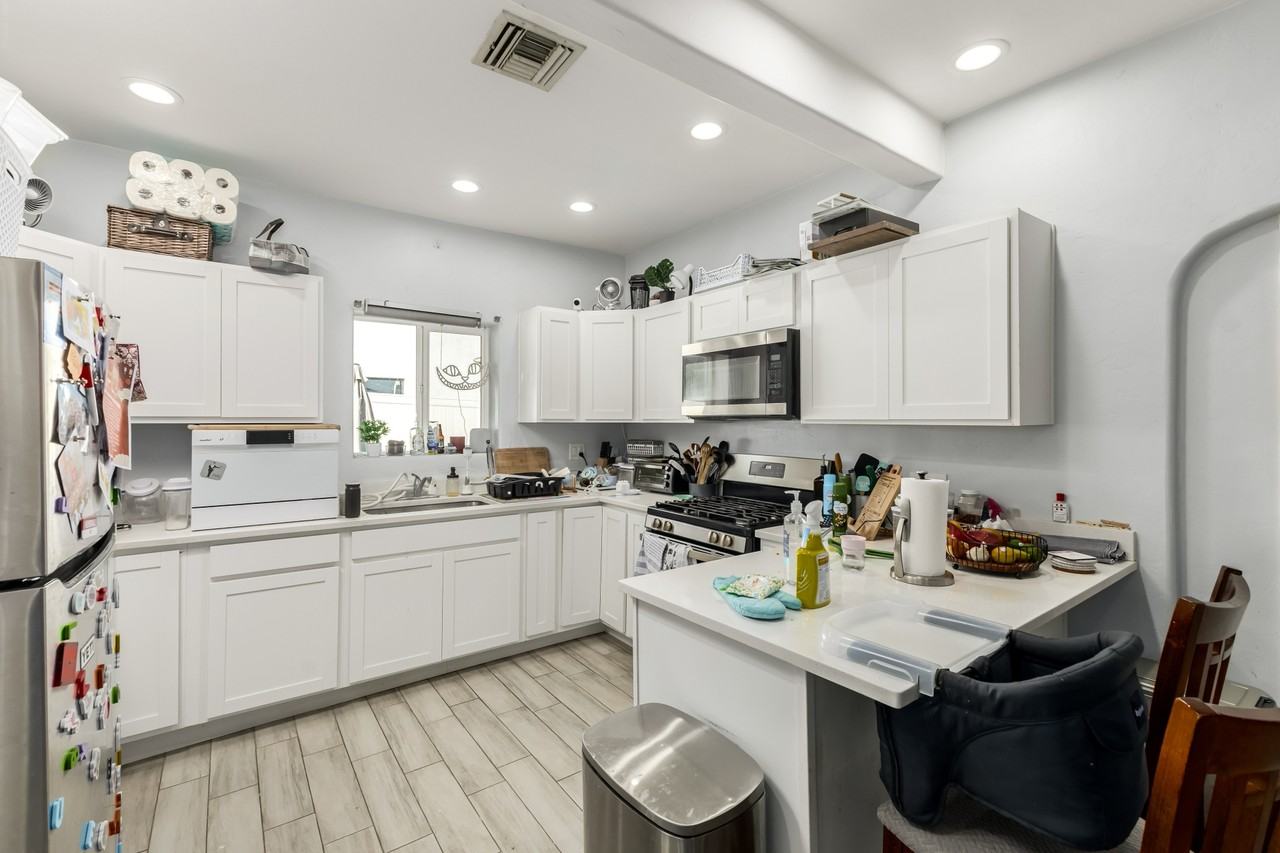2321 East 6th Street - Photo 7 of 27