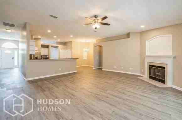1258 Summit Oaks Dr W - Photo 4 of 15