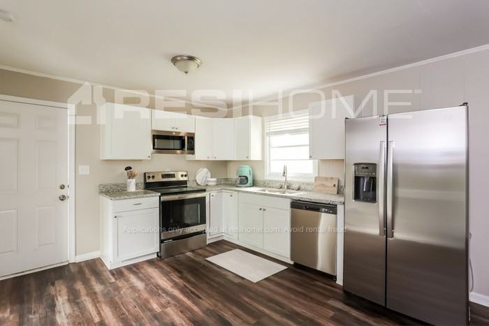 6061 Pine View Ter - Photo 3 of 18