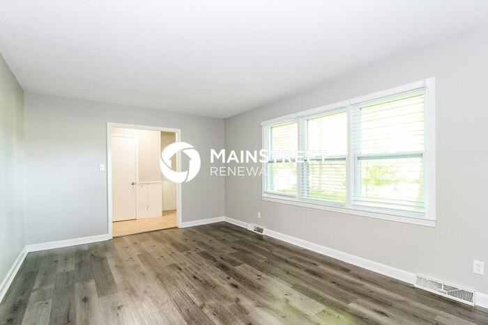 273 Holmes Dr - Photo 5 of 18