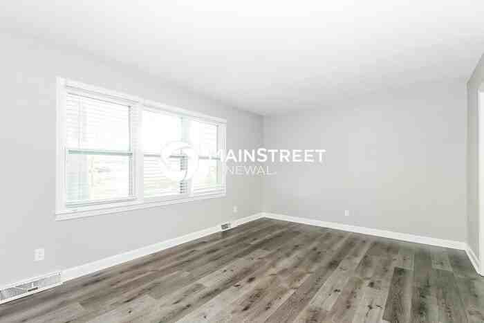 273 Holmes Dr - Photo 6 of 18