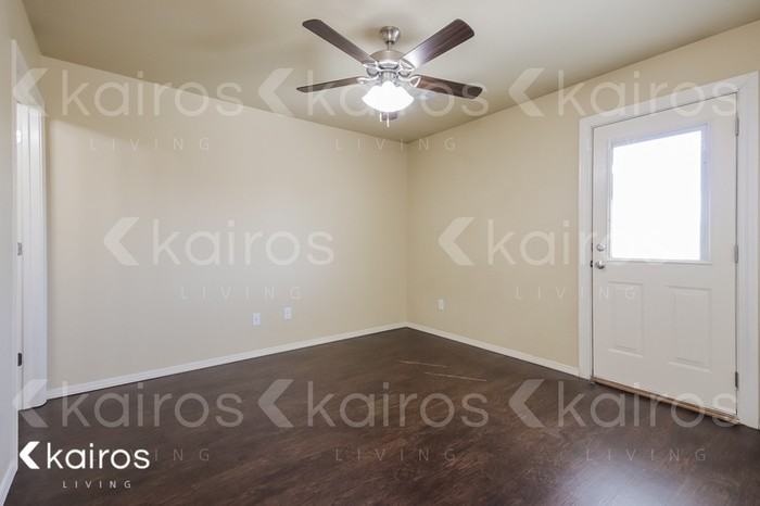 4005 E Thomas St #B - Photo 4 of 16