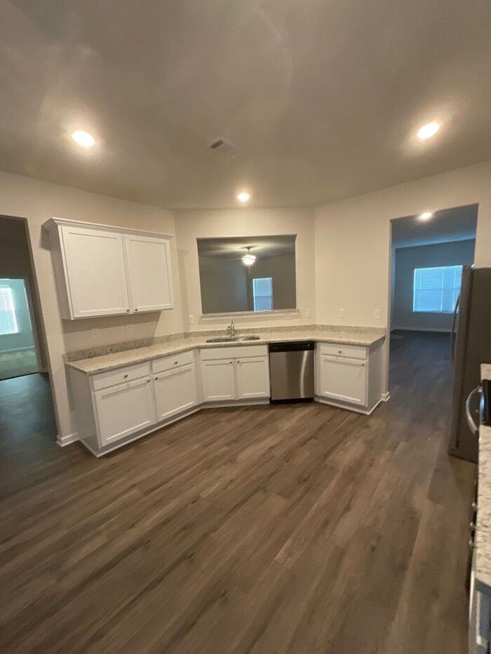 1267 Fendt Dr - Photo 4 of 10