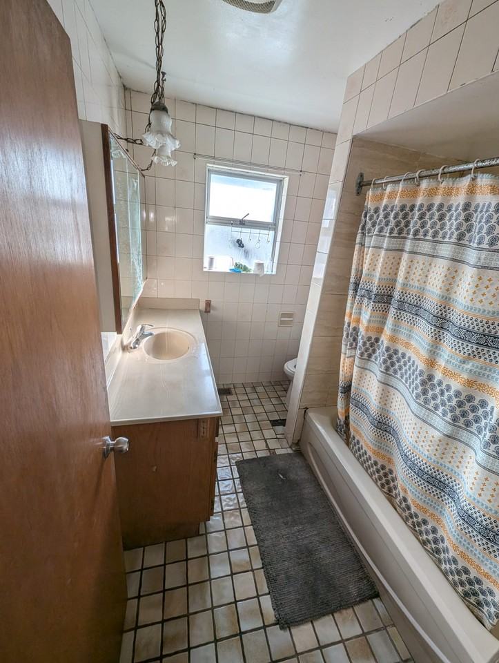 5076 Payne Street - Photo 3 of 6