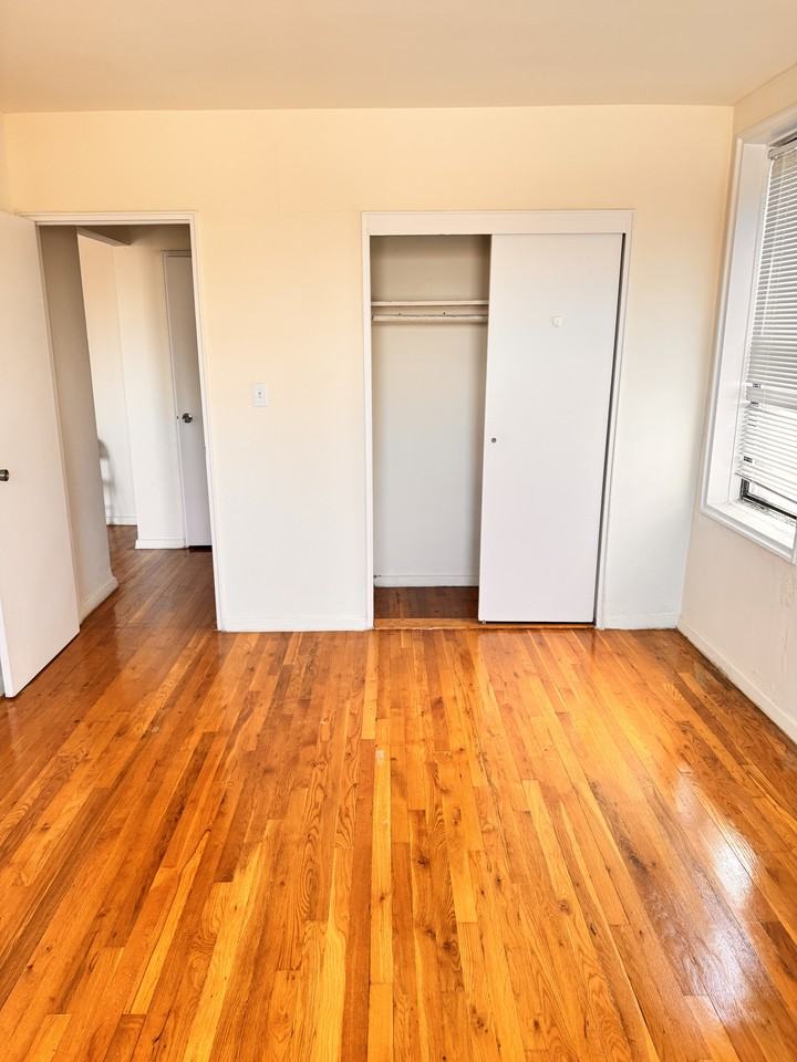149-43 35th Avenue #2H - Photo 4 of 12