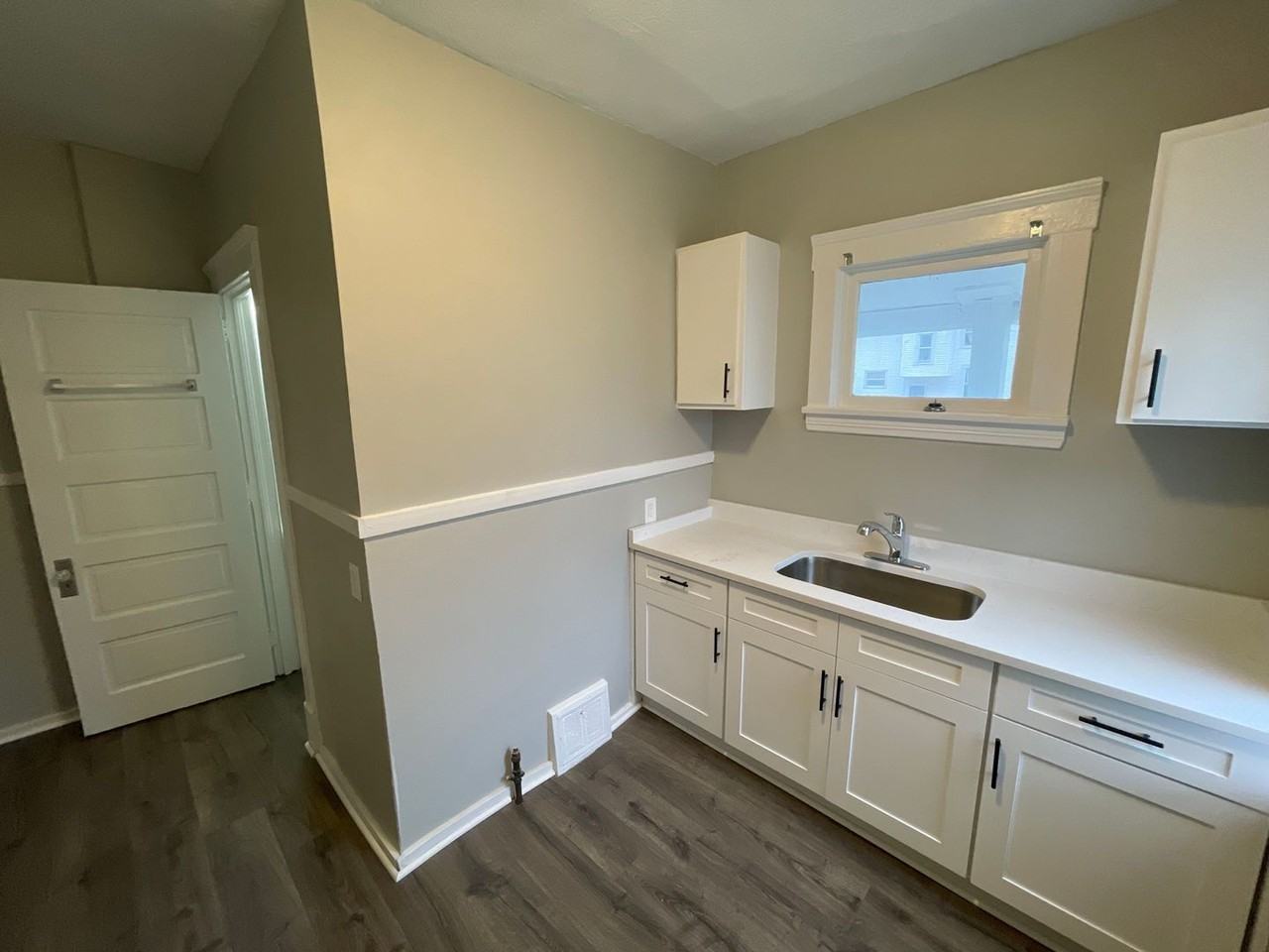 1053 Washington - Photo 3 of 27