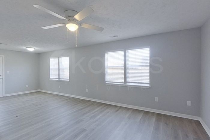 250 Deer Pkwy - Photo 2 of 20