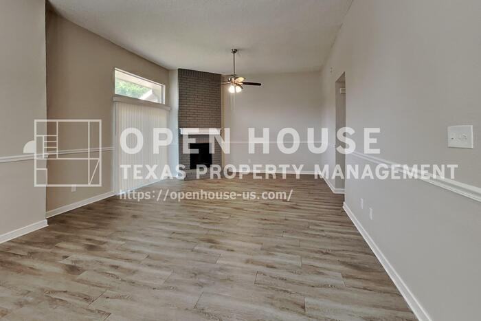 222 Mahogany Dr - Photo 4 of 20