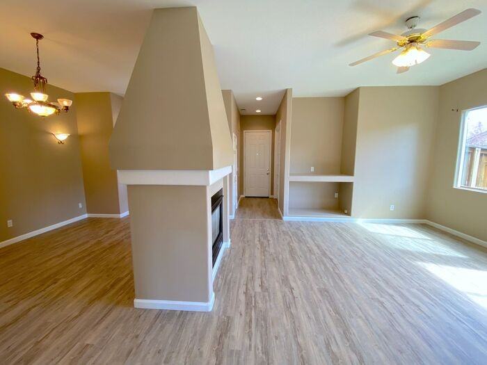 10595 Bliss Ct - Photo 6 of 34
