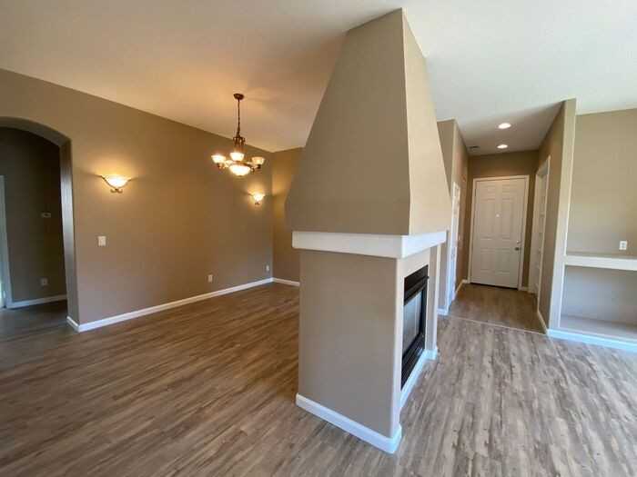 10595 Bliss Ct - Photo 7 of 34