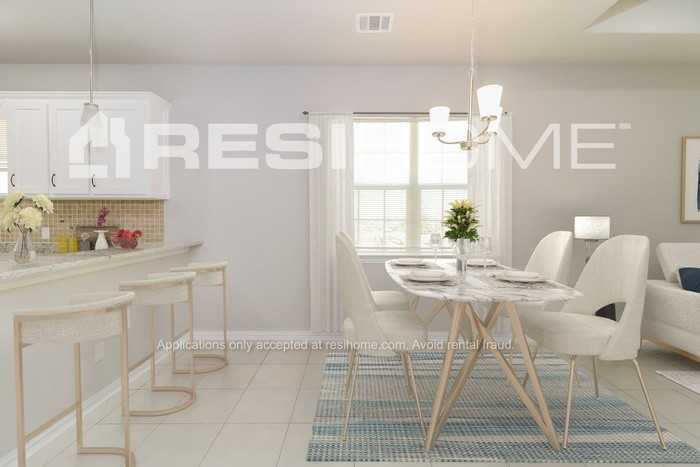 3007 Prairie Ave - Photo 5 of 18
