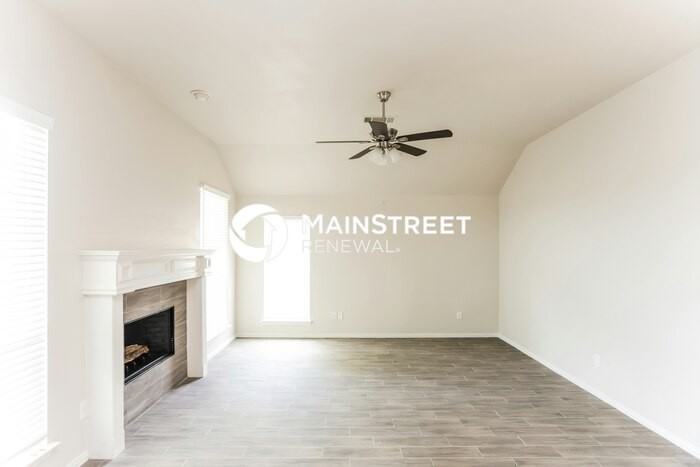700 Shady Meadow Ln - Photo 3 of 16