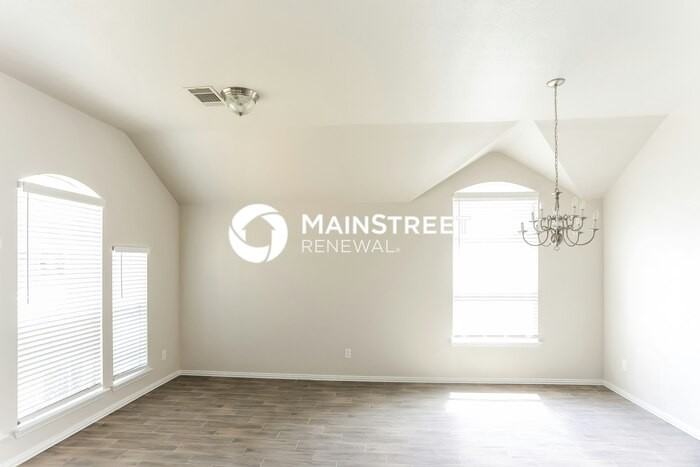 700 Shady Meadow Ln - Photo 7 of 16