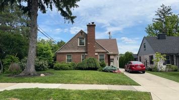 featured image of 2400 Hillview Ave