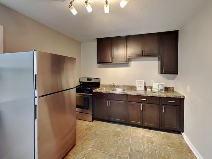 2090 Hillview Rd - Photo 2 of 19