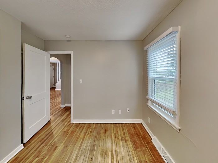 2090 Hillview Rd - Photo 6 of 19